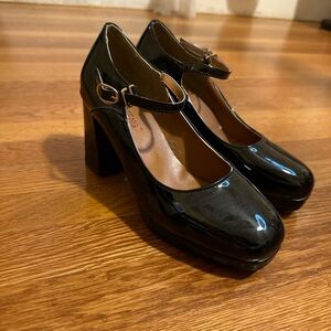 Mary Jane black satin finish heels